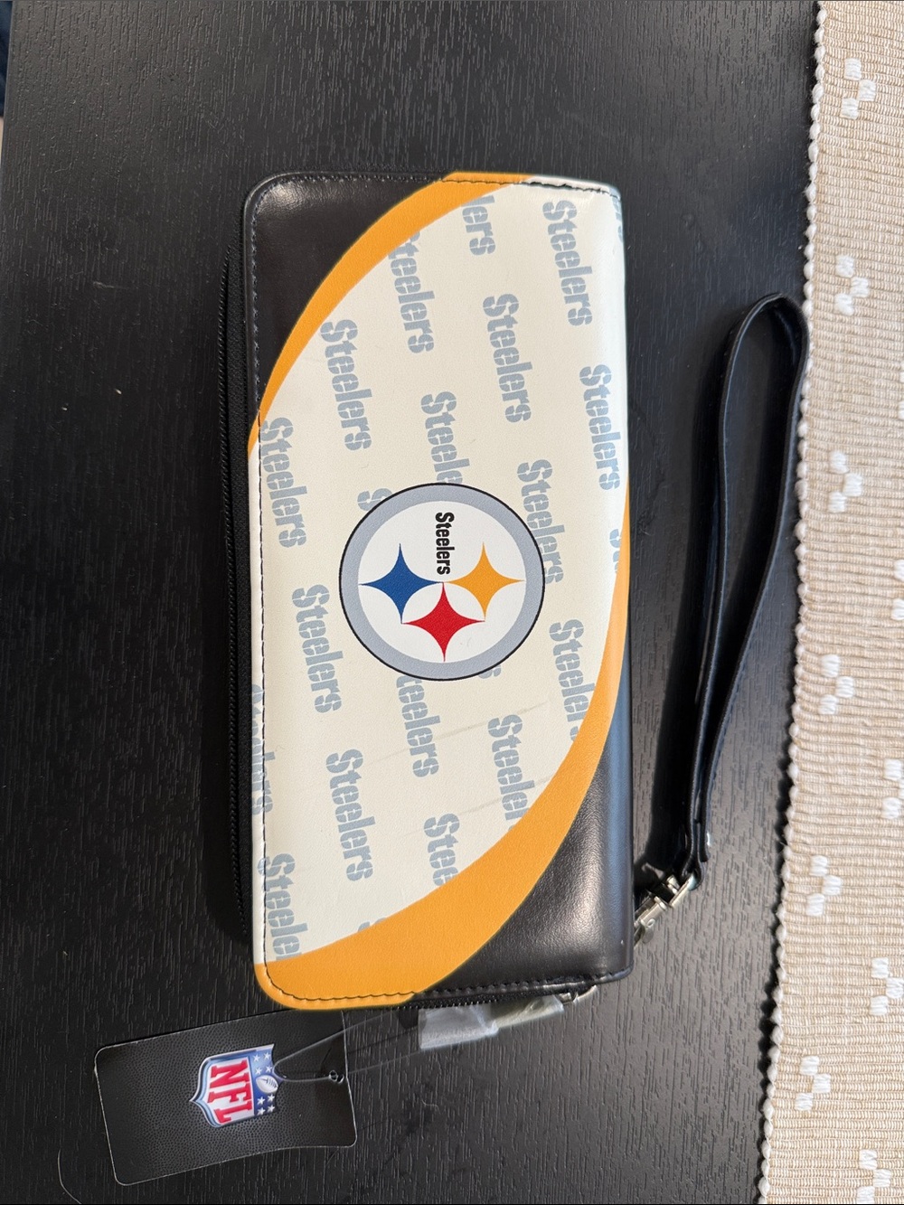 NFL Pittsburgh Steelers Black & Yellow Zip-Around Wristlet NWT